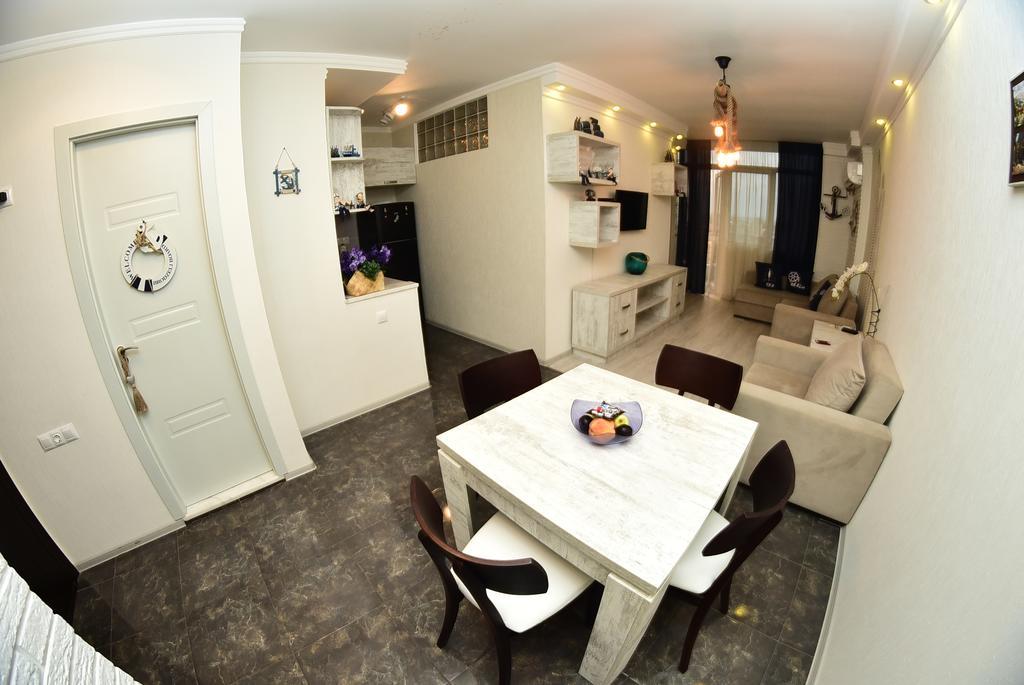 Stars Apartment Batumi Eksteriør billede